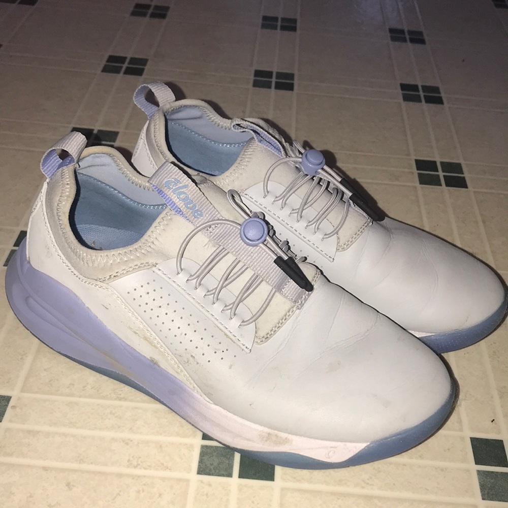 Clove sneaker nursing shoes